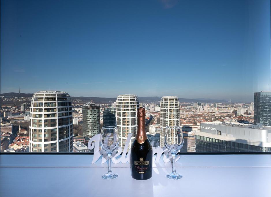 Panoramaview/31Thfloor!/Luxury/Wifi/Parking Apartment Bratislava Exterior photo